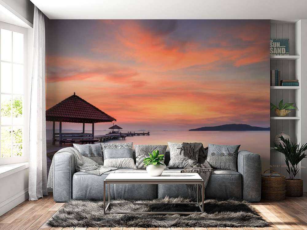 Zeesteiger boven kleurrijk water