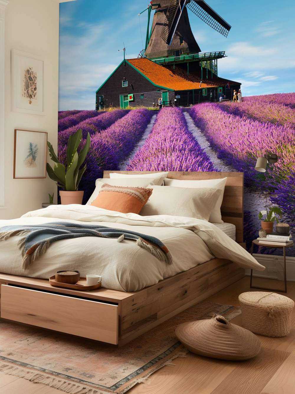 Lavendel veld met Windmolen op Achtergrond