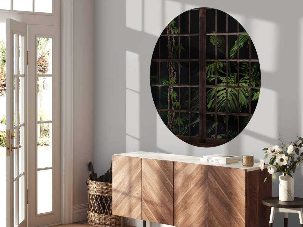 Botanische planten achter ramen