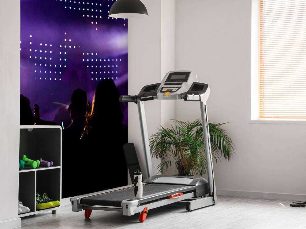 Feestende mensen in een club