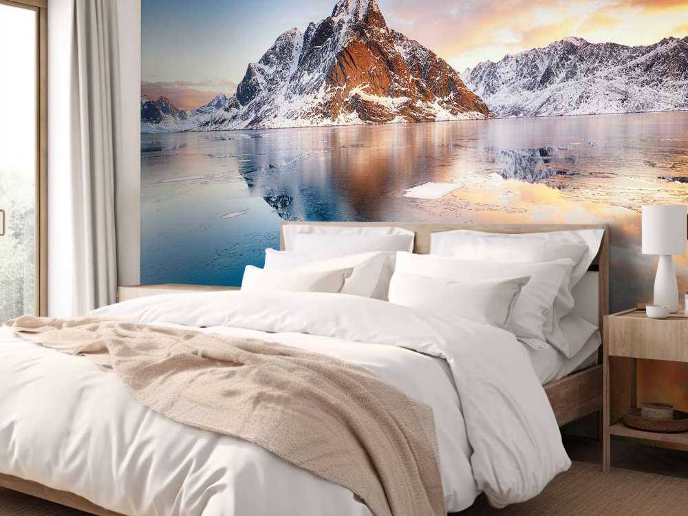 Prachtige zonsondergang in Noorwegen