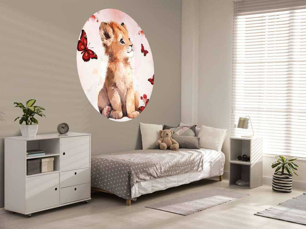 Dromerige leeuwenwelp en vlinders