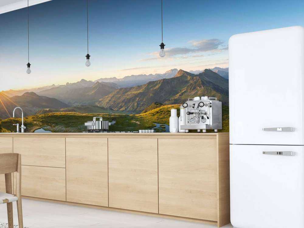 Zonlicht over bergvallei