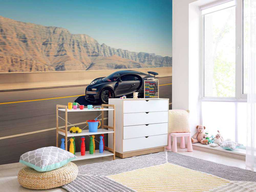 Hypercar tegen bergachtig landschap