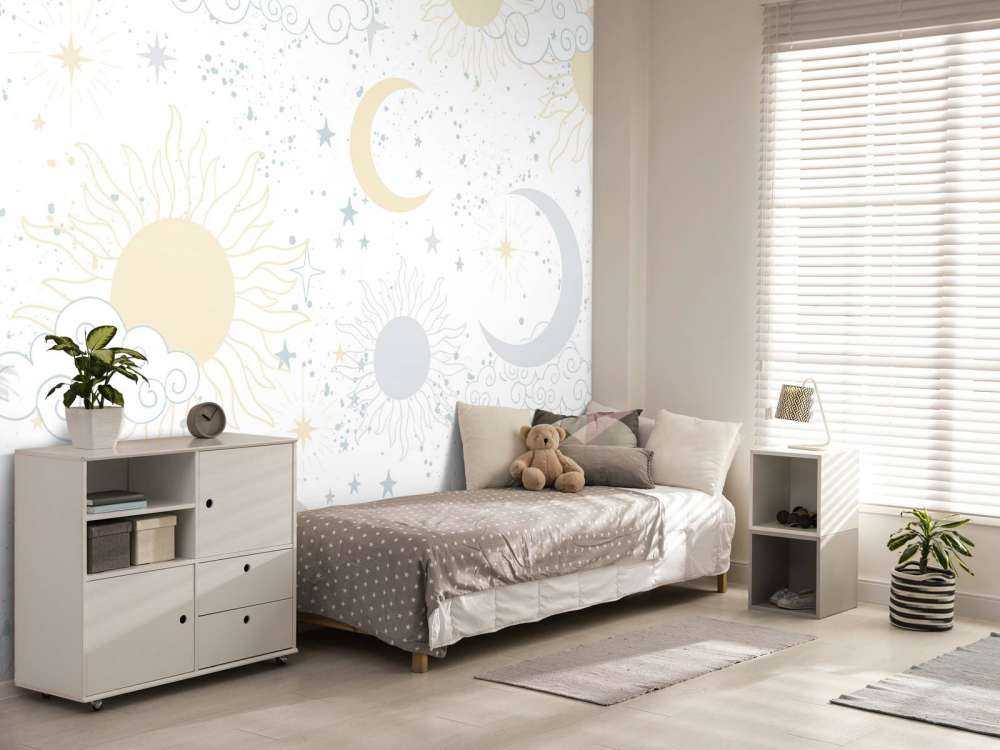 Lichte zon en maanhemel