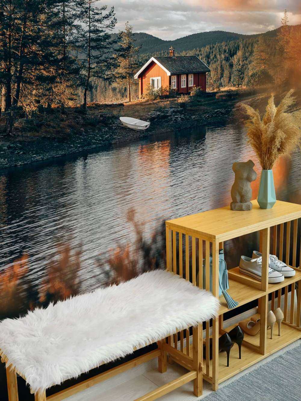 Rood huis bij het meer