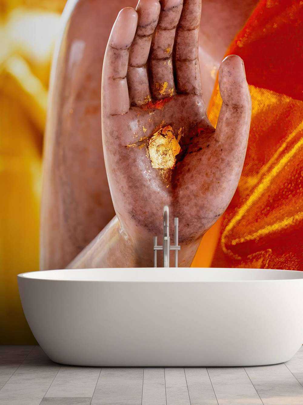 Handpalm met gouden plak  Tempelcomplex Bangkok  (Thailand)  