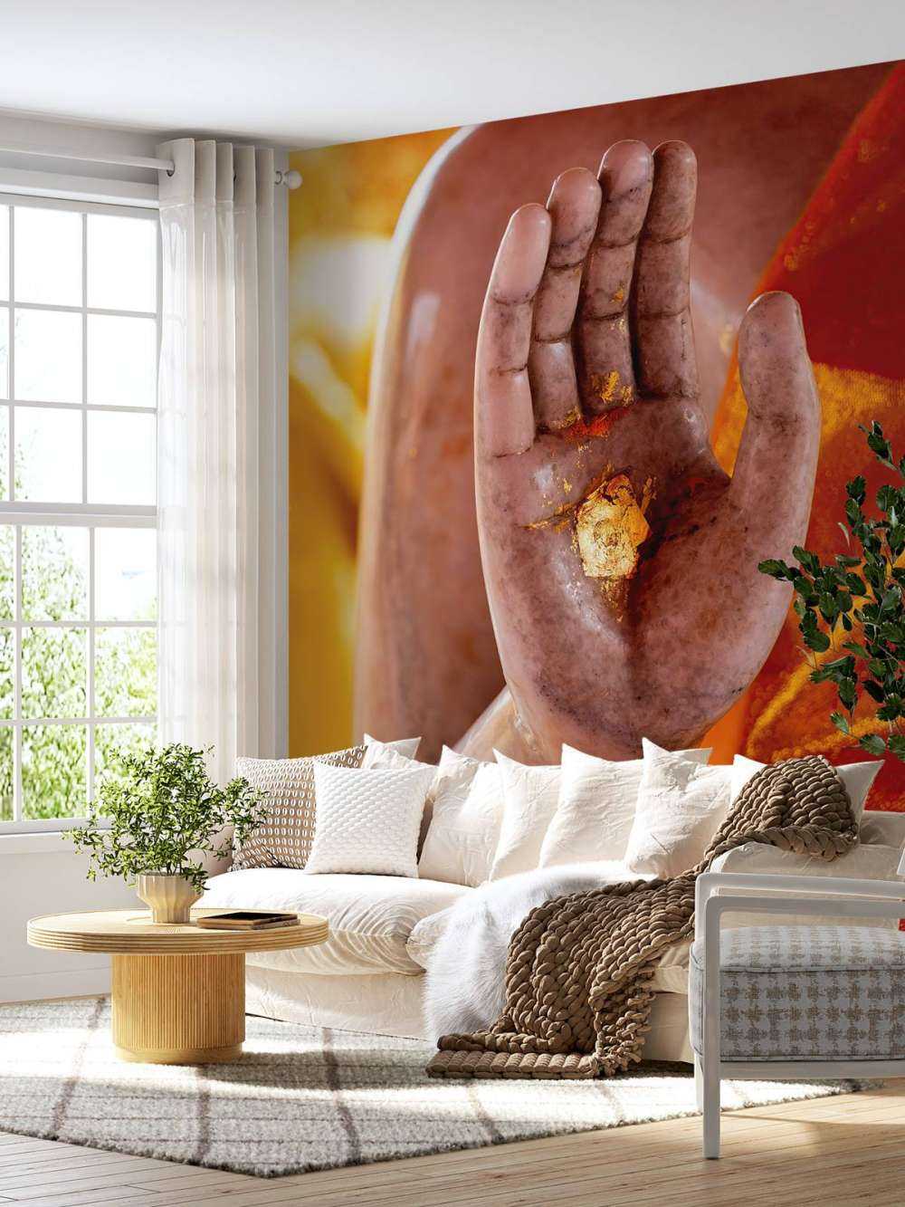 Handpalm met gouden plak  Tempelcomplex Bangkok  (Thailand)  