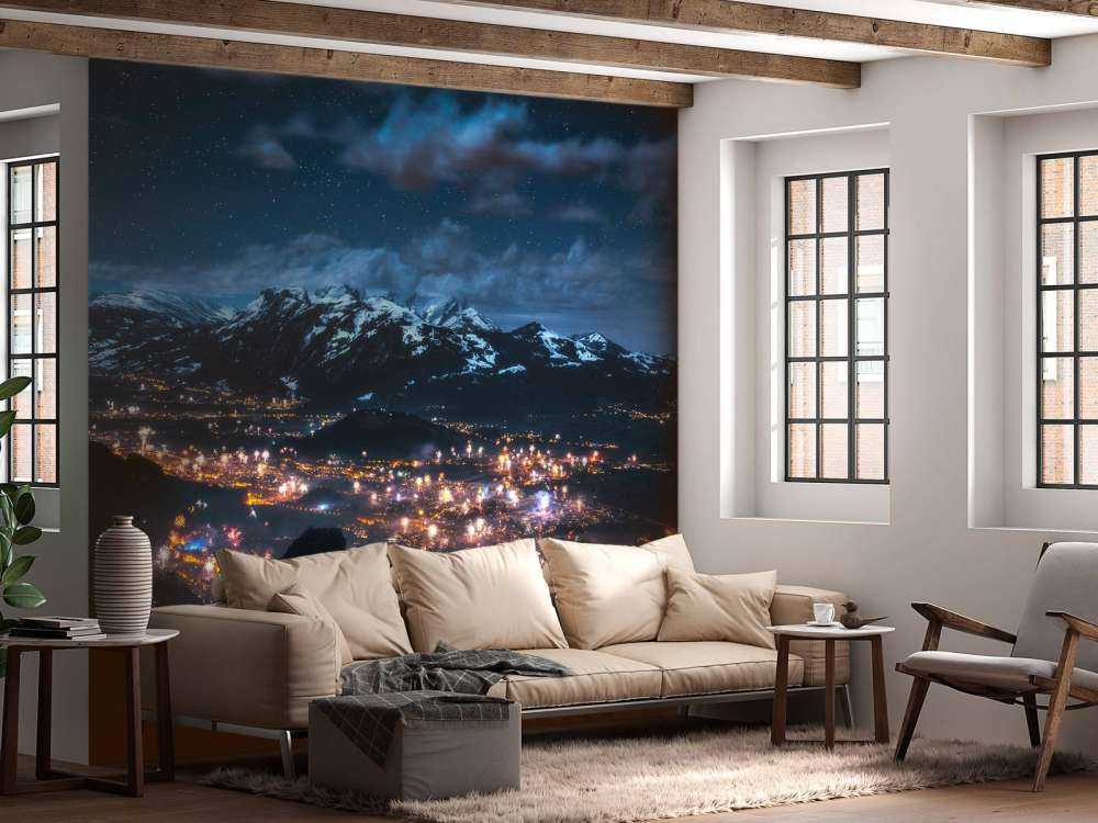 Vuurwerklicht boven alpendorp