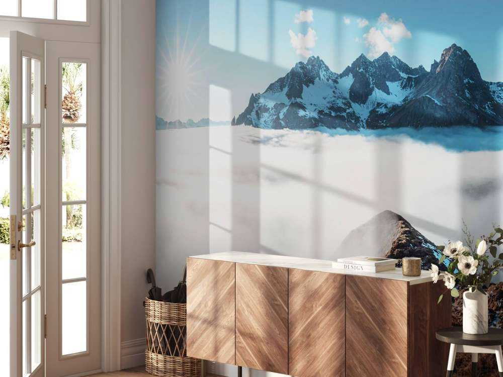 Zonovergoten bergvallei met wolkenzee