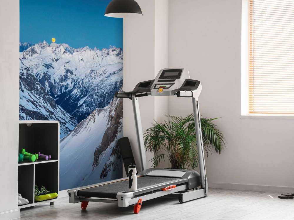 Maanlicht boven alpiene pieken