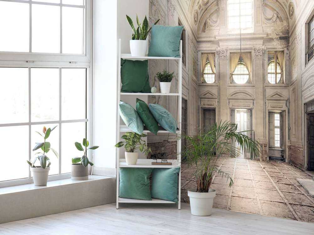 Neoklassieke Hal in Verval