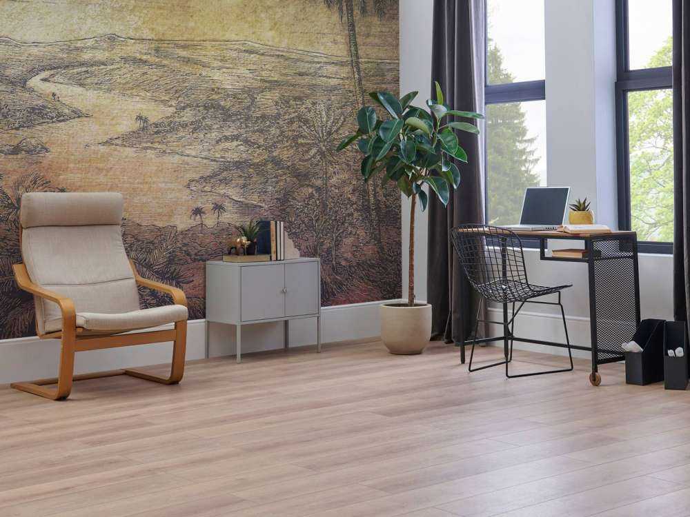 Tropisch rivierlandschap bij zonsondergang