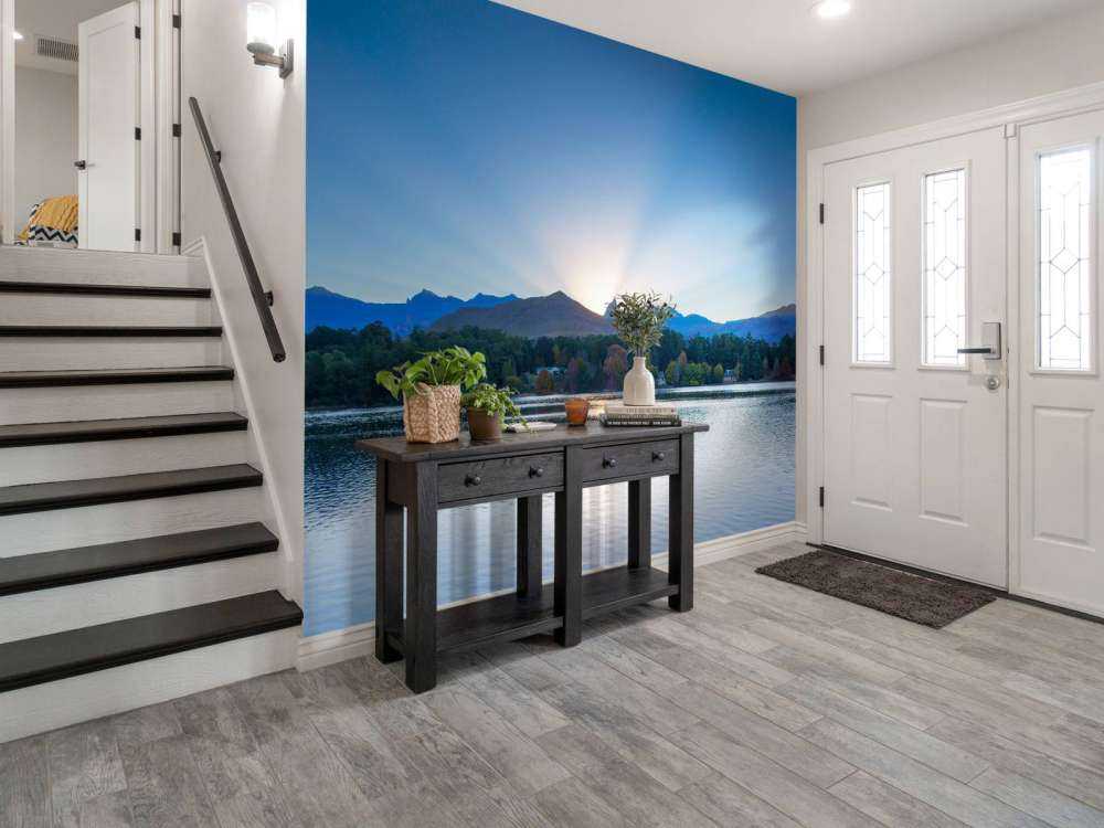 Groot meer bij zonsopkomst