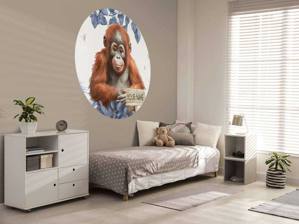 Jonge orang-oetan in de jungle blauw