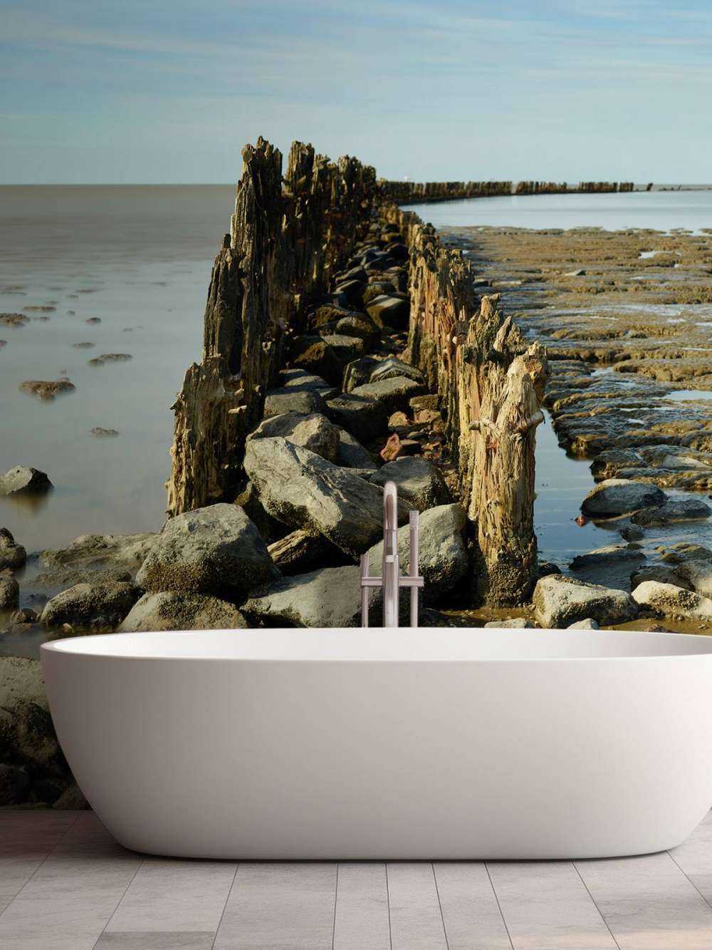 Golfbreker van hout en steen