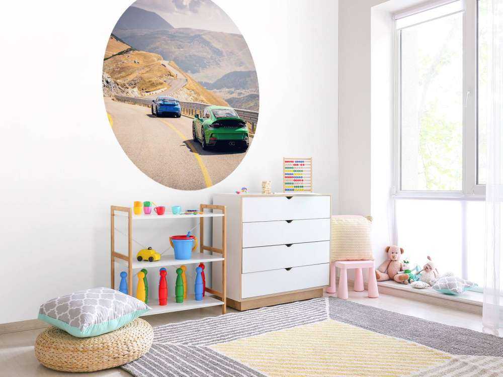 Slingerweg door de bergen