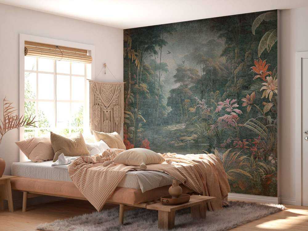 Tropisch regenwoud bij ochtendnevel