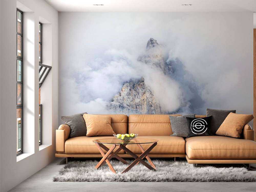 Verborgen Bergtoppen in de Mist