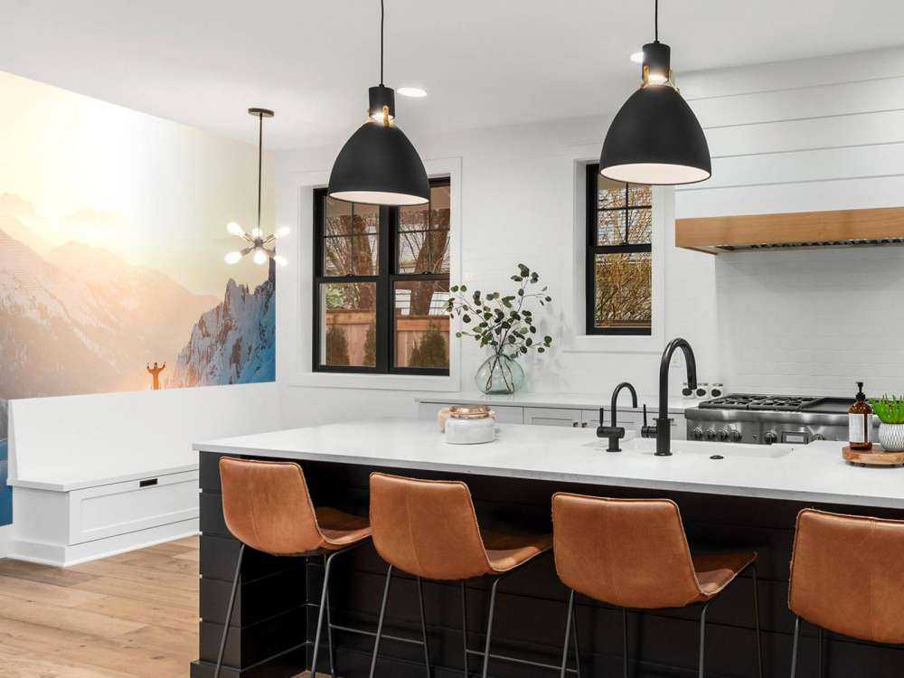 Zonsopkomst boven bergtoppen