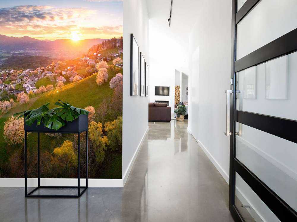 Heuveldorp in lentegloed