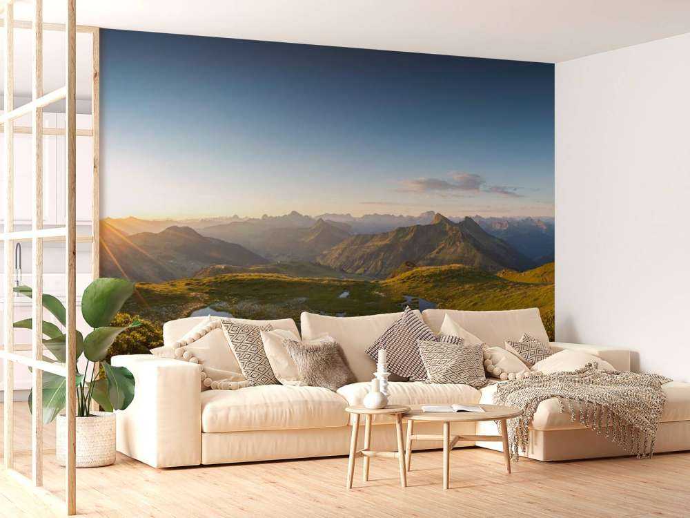 Zonlicht over bergvallei