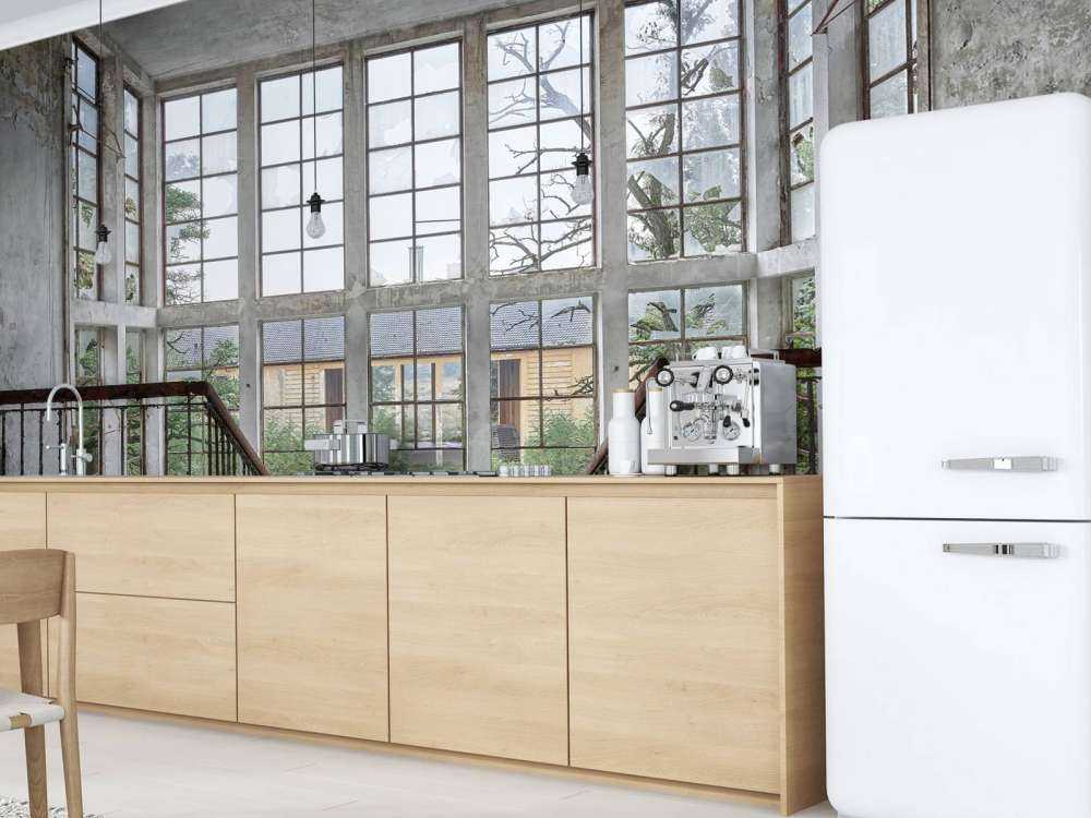 Trap in verlaten gebouw