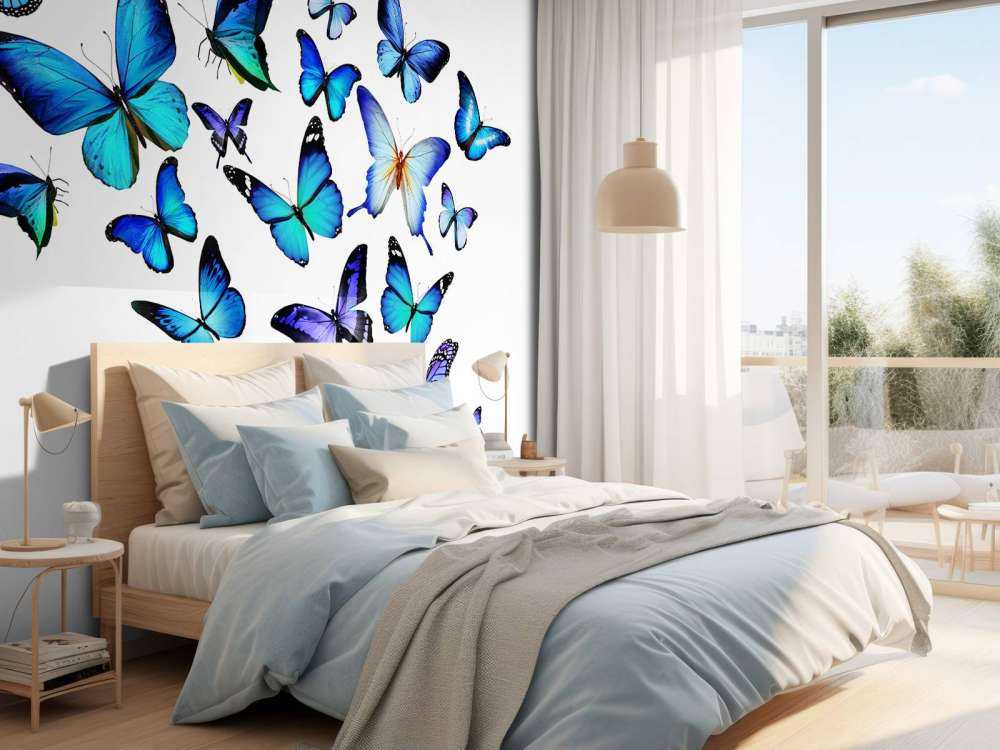 Blauw-paarse vlinders met een witte achtergrond