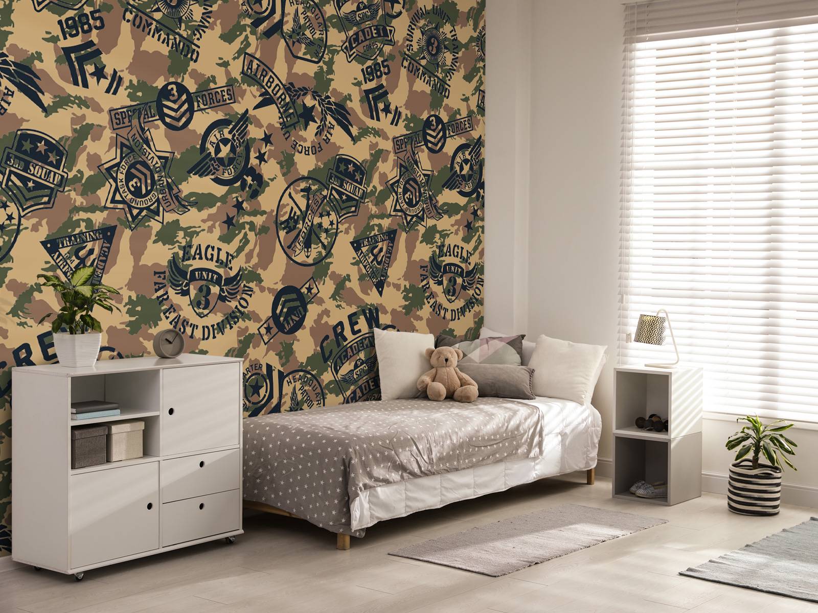 Camouflage met logo's 