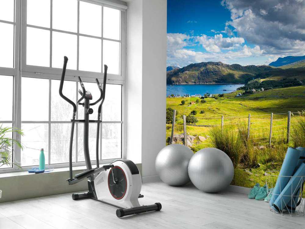 Afgelegen weilanden in een berglandschap