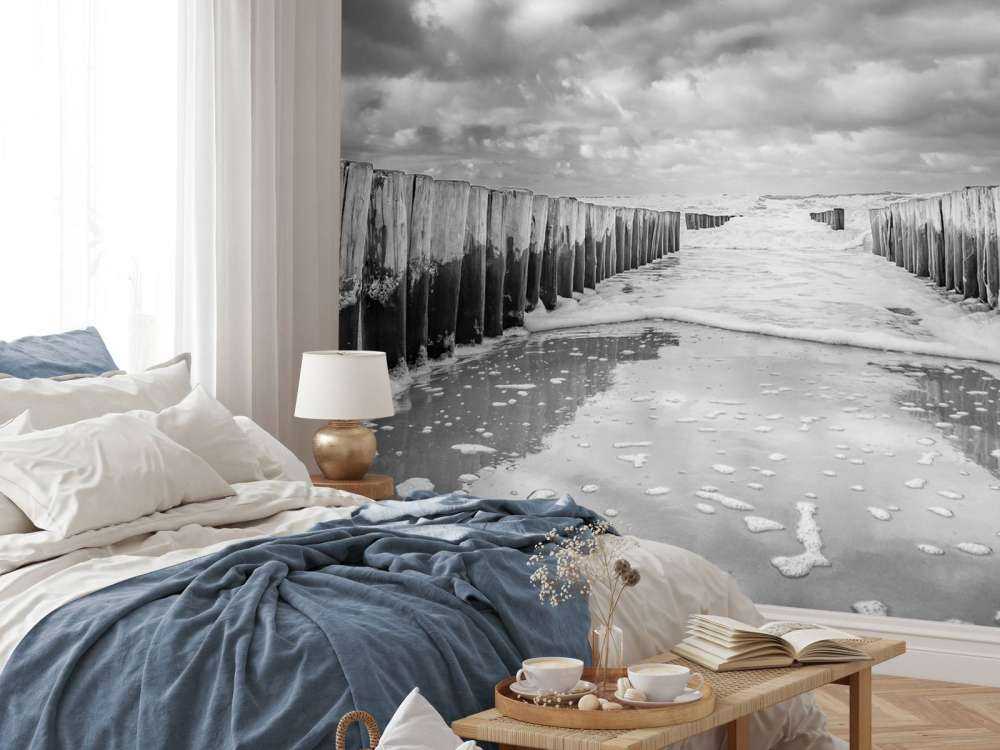 Onrustige zee in zwart-wit