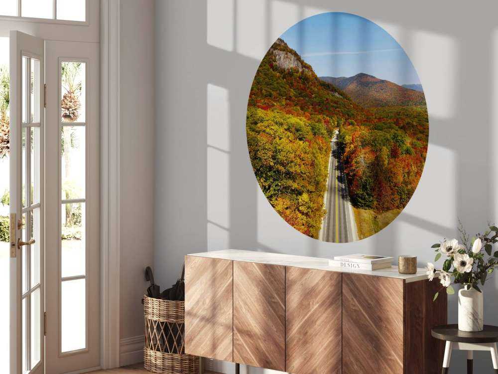 Weg door het herfstlandschap