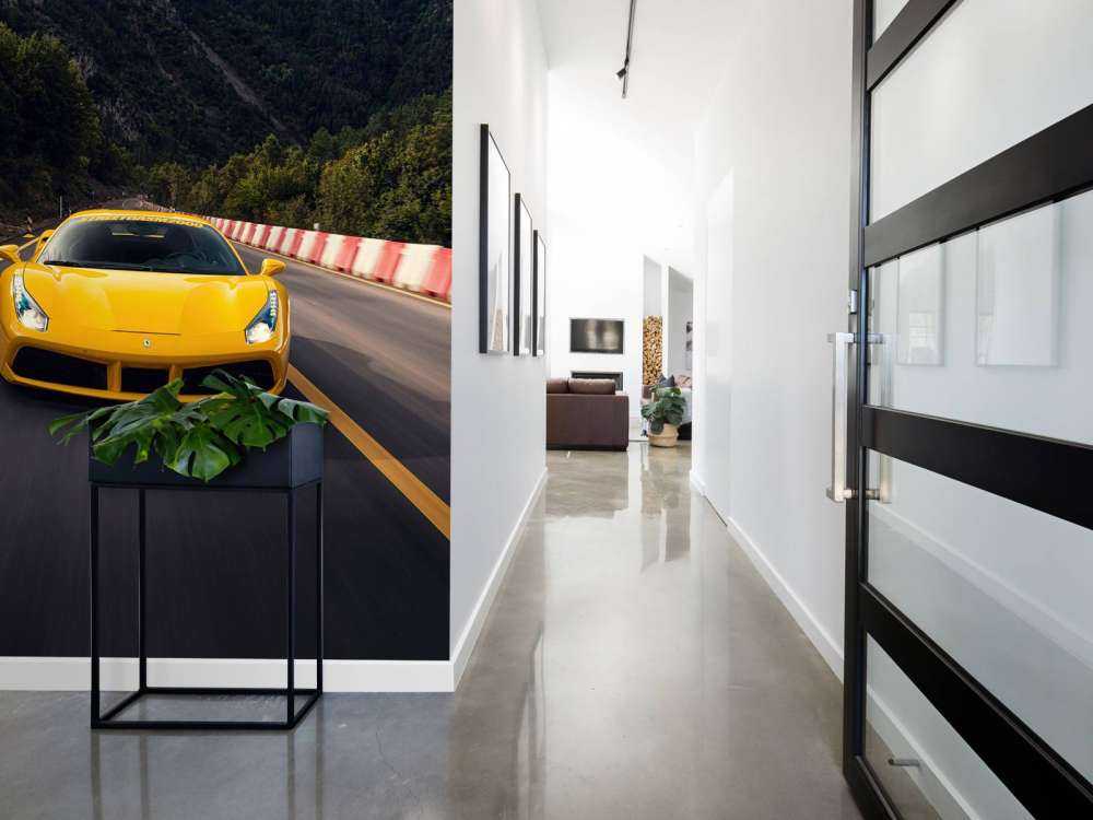 Snelheid door groene bergpassen