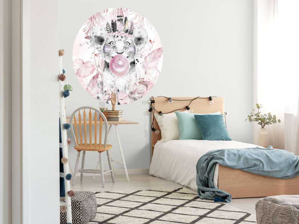 Speelse welp en roze dromen