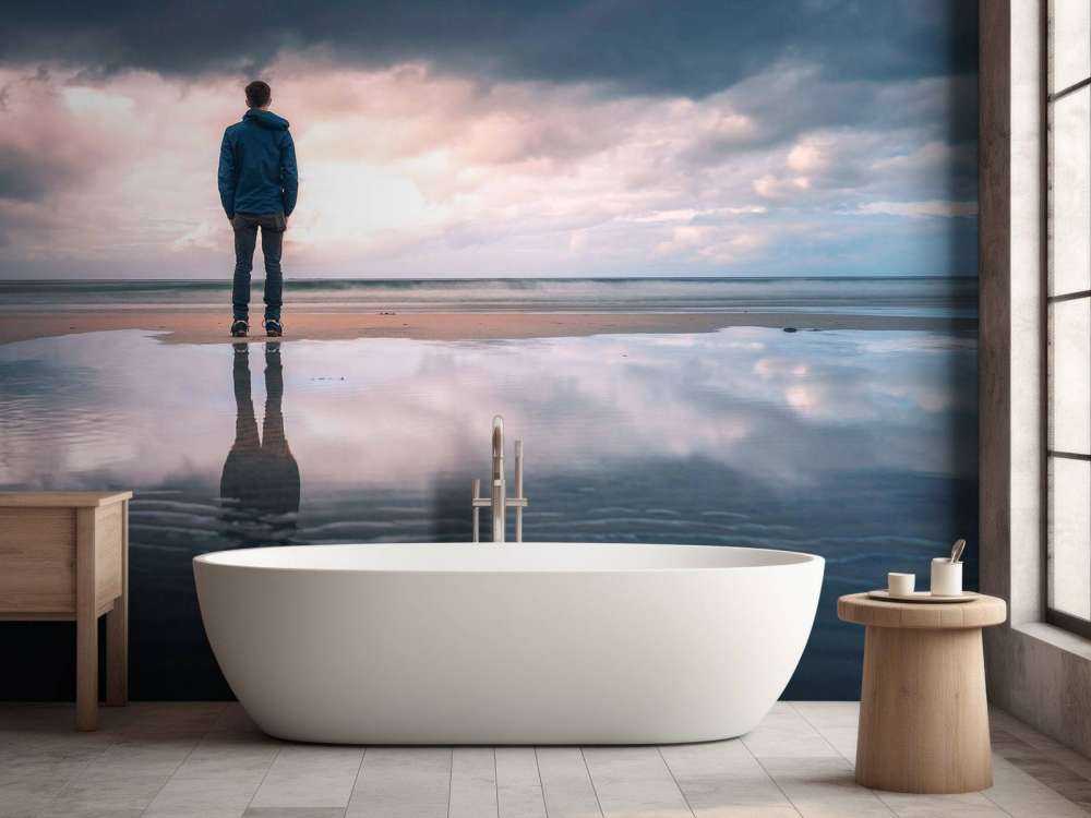 Stilte aan een spiegelstrand