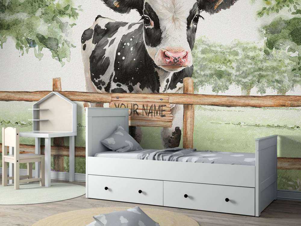 Jonge koe in een weiland