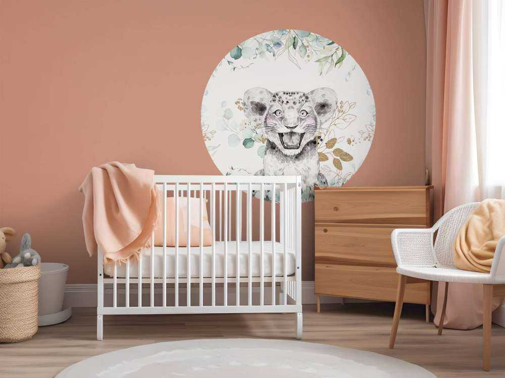 Babyleeuw met muntblaadjes