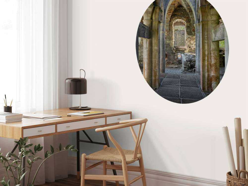 Verlaten gebouw met bogen