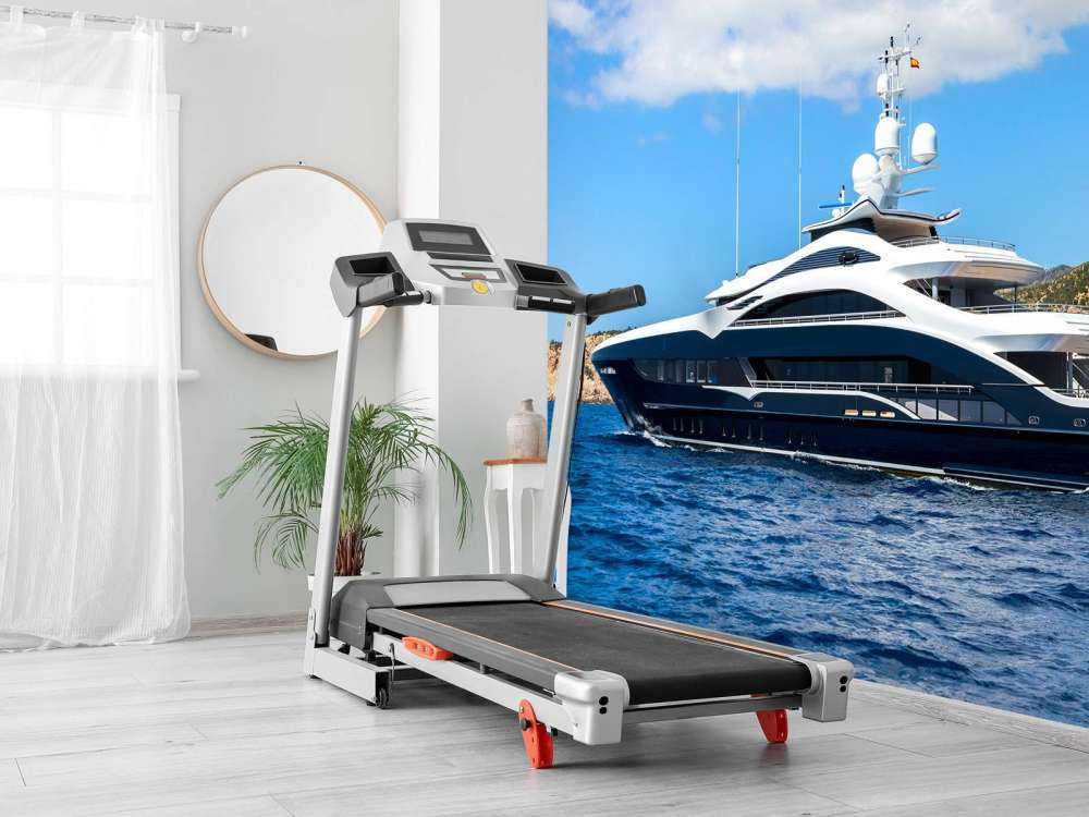 Luxe jacht aan de kust