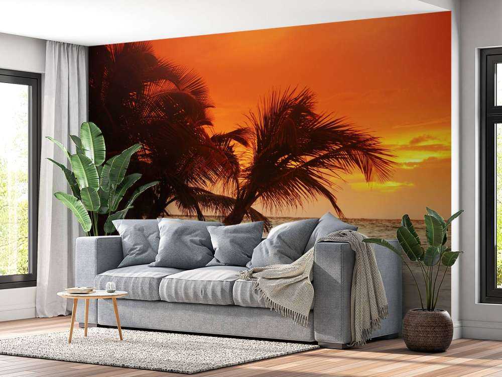 Palmbomen met een rode lucht