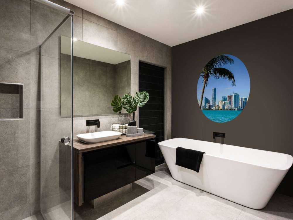 Miami skyline met een palmboom op de voorgrond