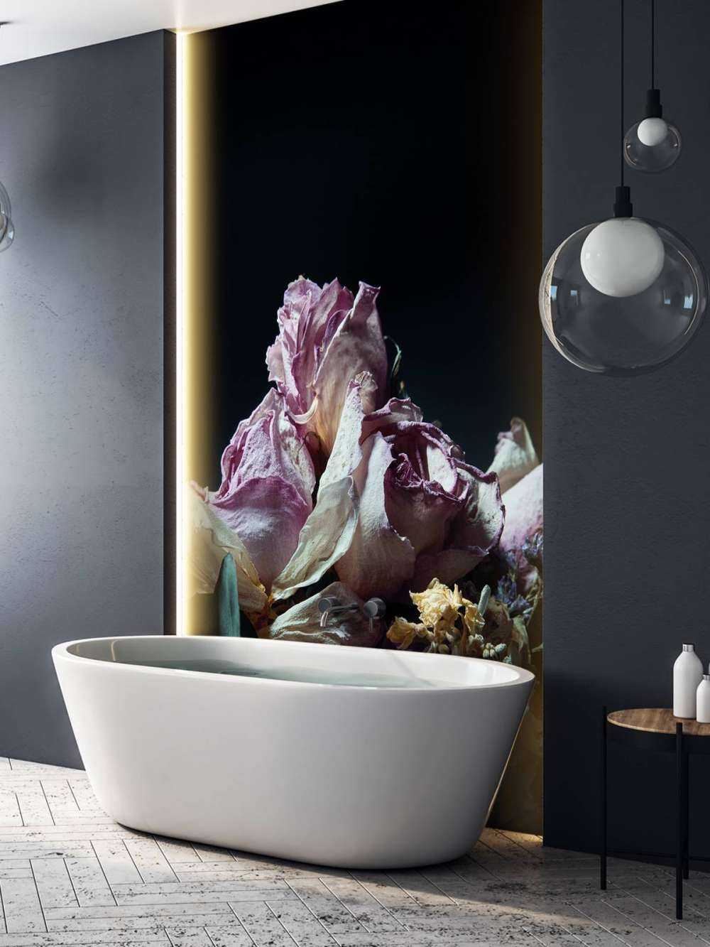 Gedroogde bloemen op zwart achtergrond