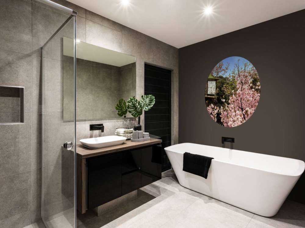 Bloesem met Klok op achtergrond