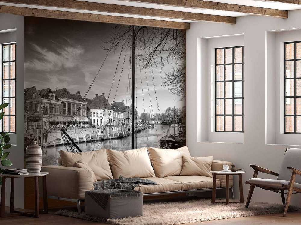 Historische vrachtschepen aangemeerd in Dokkum Friesland 