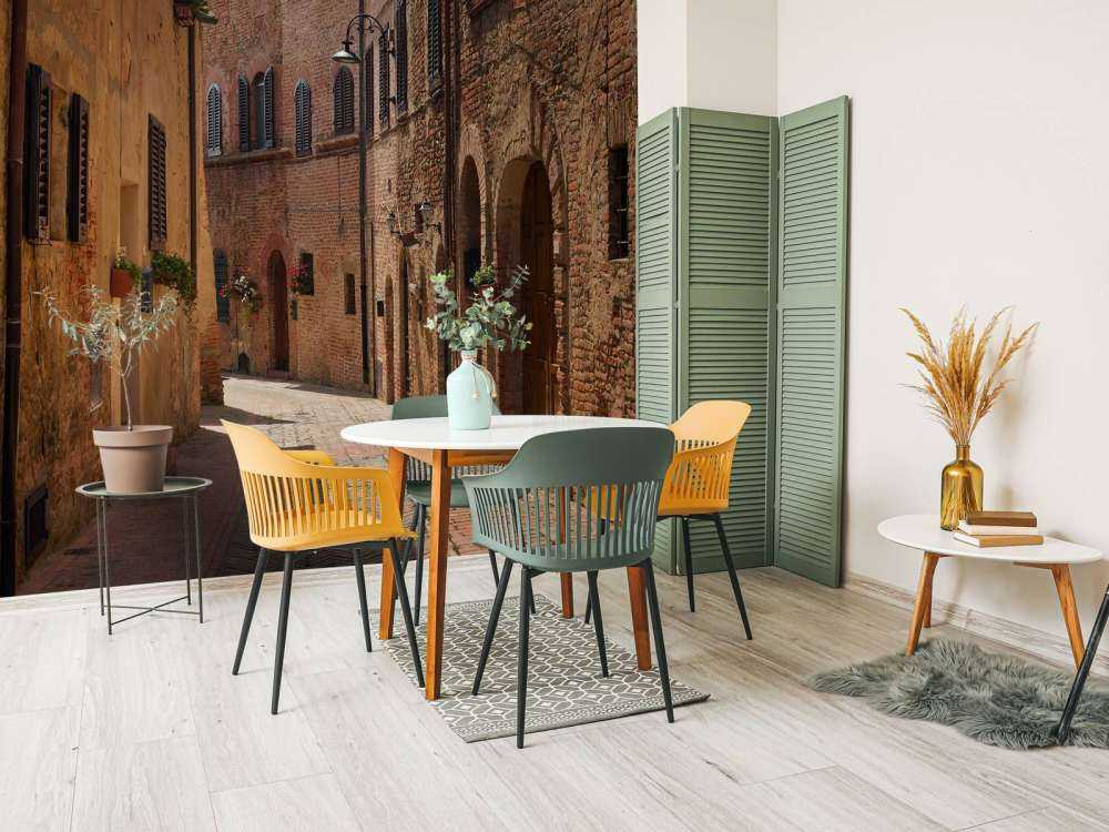 Klassiek straatje met bloemen