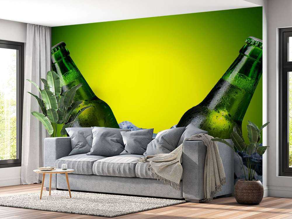 Groene bierflesjes met een groene achtergrond