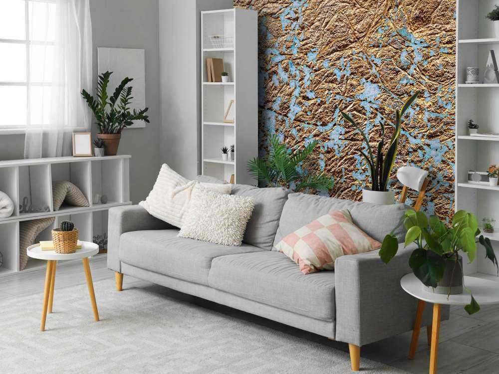 Slordige blauwe muur met goud