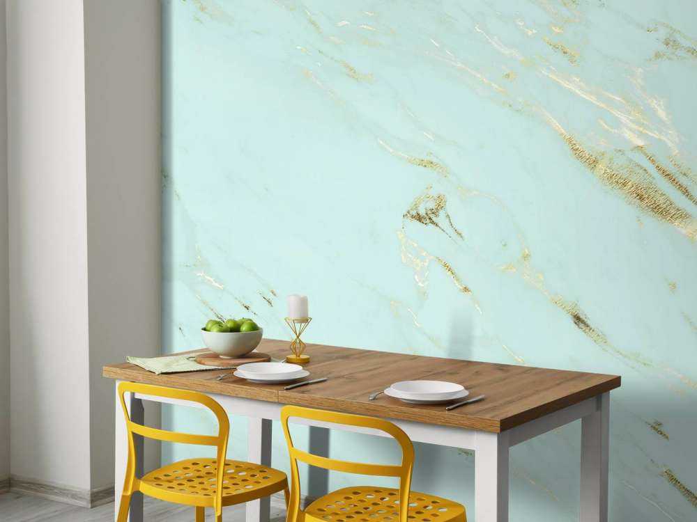 Lichtblauw marmer met goud