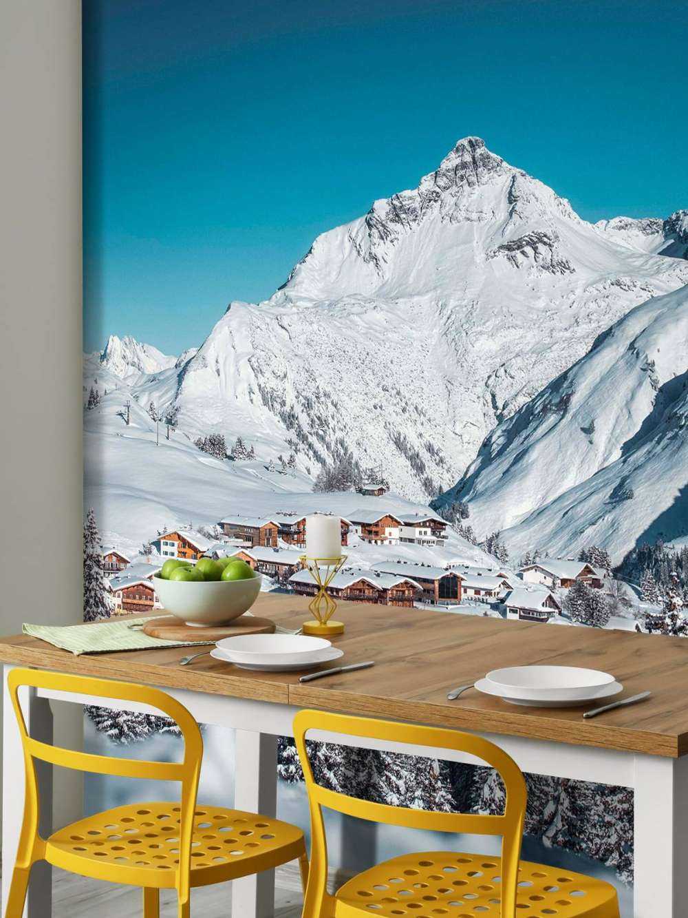 Berghutten onder winterse piek