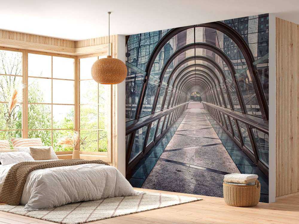 Glasgang tussen stedelijke torens